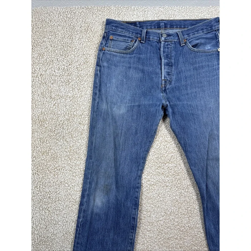 Levis 501 Original Fit BUTTON FLY Jeans Men 32x32 Medium Wash Blue Straight Leg